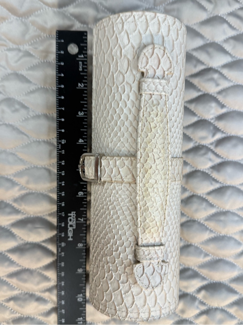 Cream Snakeskin textured Jewelry case with Silver Buckle - Picture 6 of 12